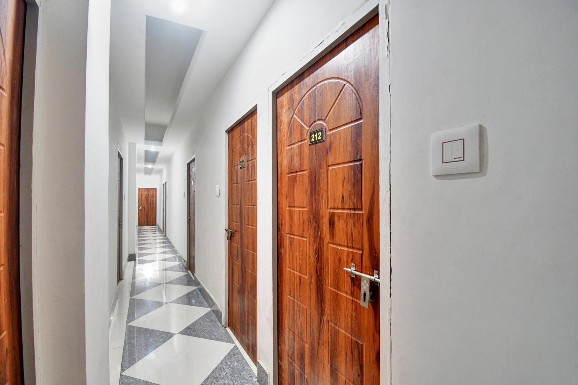 Super Hotel O Royal Empire Колката Екстер'єр фото